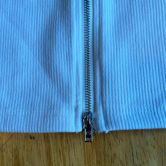 Zipper Top - Picture 10 of 11